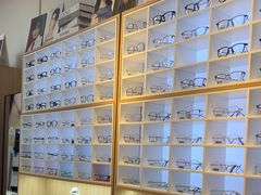 -天空之镜眼镜店蔡司依视路配镜授权零售店(望京颐堤港店)