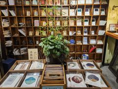 -邊城書店