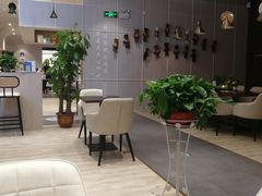 -钟书阁(群光广场店)