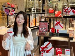 -Laderach 莱德拉(上海环贸iapm店)