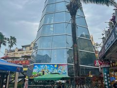 -亚龙湾亚泰商业街