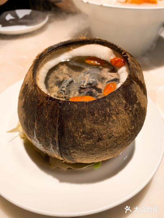 汤城小厨(西直门凯德MALL店)原只椰炖乌鸡汤图片