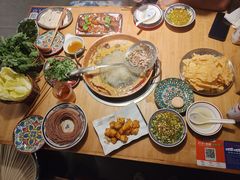 -洱火云南酸菜牛肉火锅(石景山当代商城店)