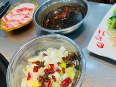 底料-屯老二农家铁锅炖·行业领军者(梅江店)