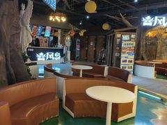 -暴风岛沉浸式体验馆(百联世纪店)