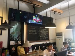 -拖板鞋咖啡旅行酒店(春熙路地铁站店)
