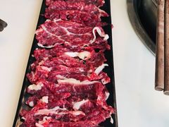 吊龙伴-三头牛·潮汕牛肉生蚝火锅 (夏湾店)