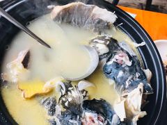 秘制鱼头-临江餐馆二楼美食部落