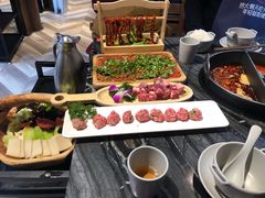 -热火朝天鲜切牛肉火锅(南强街巷店)