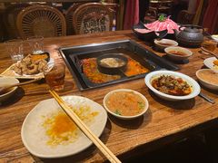 -老牌坊云南鱼豆花火锅(爱建店)