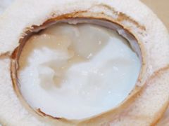 -志龙皇冠吃货椰子铺