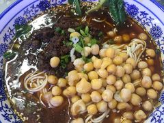 豌豆杂酱面-渝之汇牛肉豌杂面
