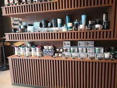 零售区-星巴克(杭州湖滨银泰E区店)