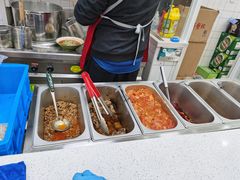 自助取餐区-八卤粉面·西安刀削·绵阳米粉(三湘泗宝店)