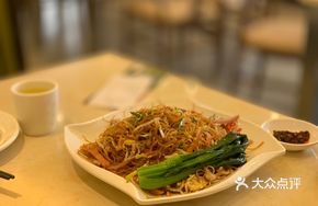 XO Sauce Stir-Fried Rice Noodles with Three Threads