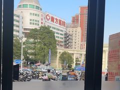 -柏曼酒店(广州京溪南方医院地铁站店)