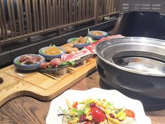 -明洞阿姨·韩式酱蟹烤肉·创意料理(三元桥店)