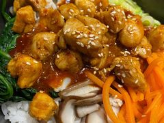 鸡腿肉石锅拌饭-·缸桶屋·韩式牛肋条自助烤肉(西湖D11店)