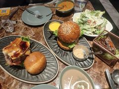 -Let'sBURGERplus·非常创意汉堡(三里屯店)