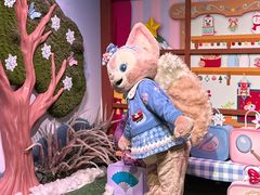 -小镇影院迪士尼小熊Duffy与他的朋友合影地