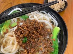 -丽虹云南过桥米线(兴工街店)