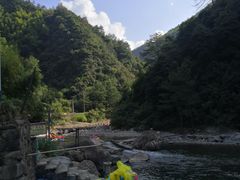 -安吉龙王山峡谷漂流