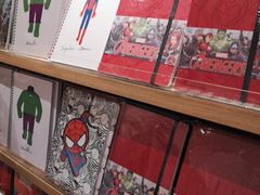 -名创优品(北京新中关购物中心地铁层店)