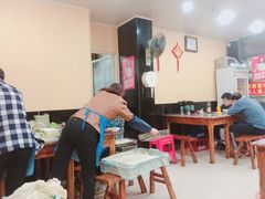 大堂-潘国仙耳光馄饨(黄家阙路店)