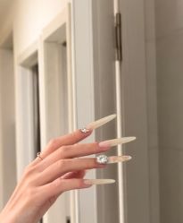 -赢韵美甲美睫瑞士净斑中心