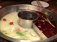 -佬土鹅肠火锅(解放路店)