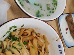 -钢阳酸菜红烧牛肉面(季乐路店)