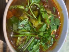 -郎吞虎咽酸辣粉(第一桥店)