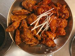 酱油炸鸡-MI WU FACTORY米屋美食工厂餐厅(绿地店)