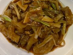葱烧蹄筋-闫府私房菜·百年鲁菜(恒隆店)
