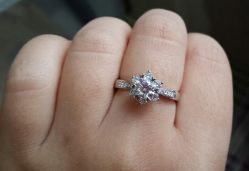 android_upload_pic-威德钻石-克拉钻大本营(南京东路店)