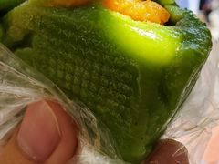 蛋黄肉松青团-沈大成(南京东路店)