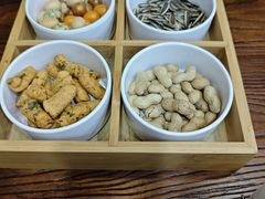 -愉肴麻辣香锅(中山路店)