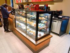 面包甜点陈列柜-星巴克(深圳欢乐颂店)