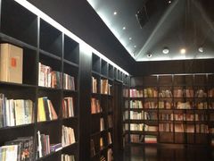 -钟书阁(松江泰晤士小镇店)