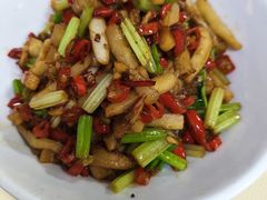 酸萝卜牛肚丝-笨罗卜浏阳菜馆(龙华鹏润达店)