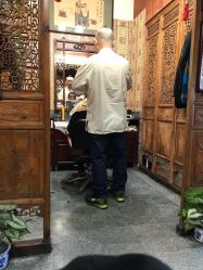 王飞师傅工作中-金板寸