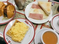 特色猪扒包-华星冰室(湾仔店)