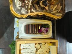 -滇釜火锅·能喝汤的火锅(车公庄店)