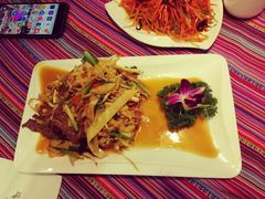 -香巴拉云南餐厅(华莱坞店)