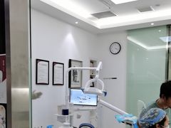-雅悦齿科(顾村公园店)