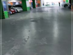 -丽丰购物中心·停车场