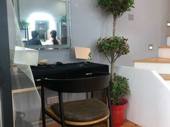 -ME觅妆·定制美妆·彩妆私教(菱角湖店)