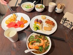 -深圳龙华大浪商业中心亚朵X酒店