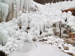 -大平台龙居瀑布旅游区