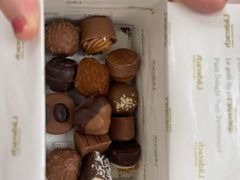 椰子脆片牛奶夹心巧克力-Laderach 莱德拉(上海环贸iapm店)